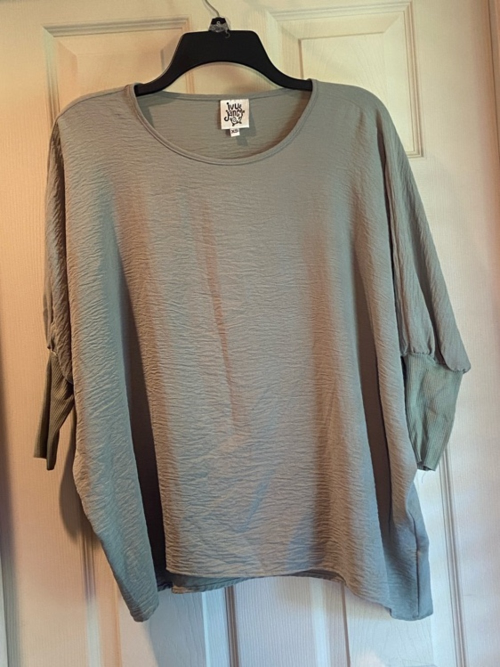 ivy jane Relaxed Sage Green Tunic Top